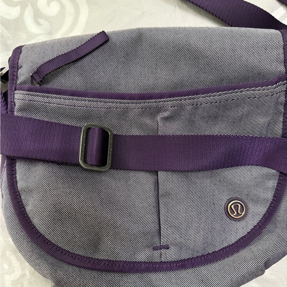 Lululemon Crossbody Bag - Picture 4 of 15